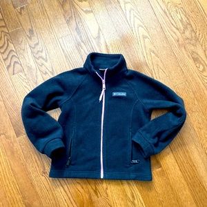 Girls Columbia fleece jacket in black. Size XS (6/6X)